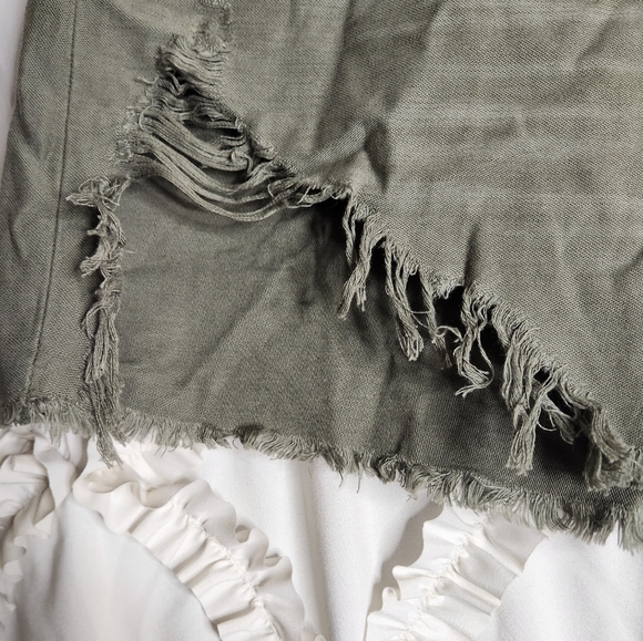 New American Eagle Highest Waist Denim Mom Distressed Shorts Green sz 10 - Picture 2 of 8